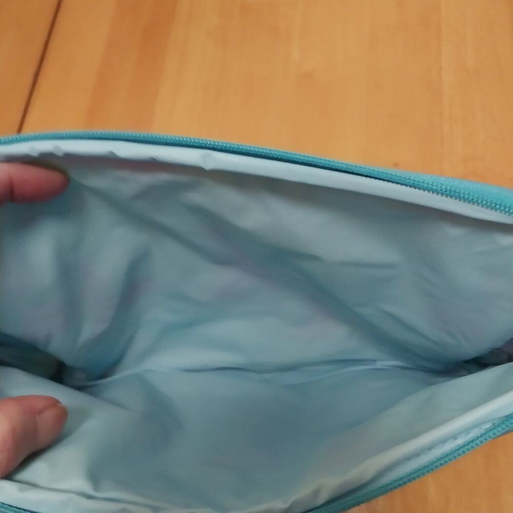 Cosmetic bag - Picture 3 of 3